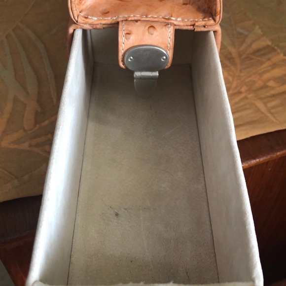 WR vegan handbag/travel bag - Picture 6 of 8